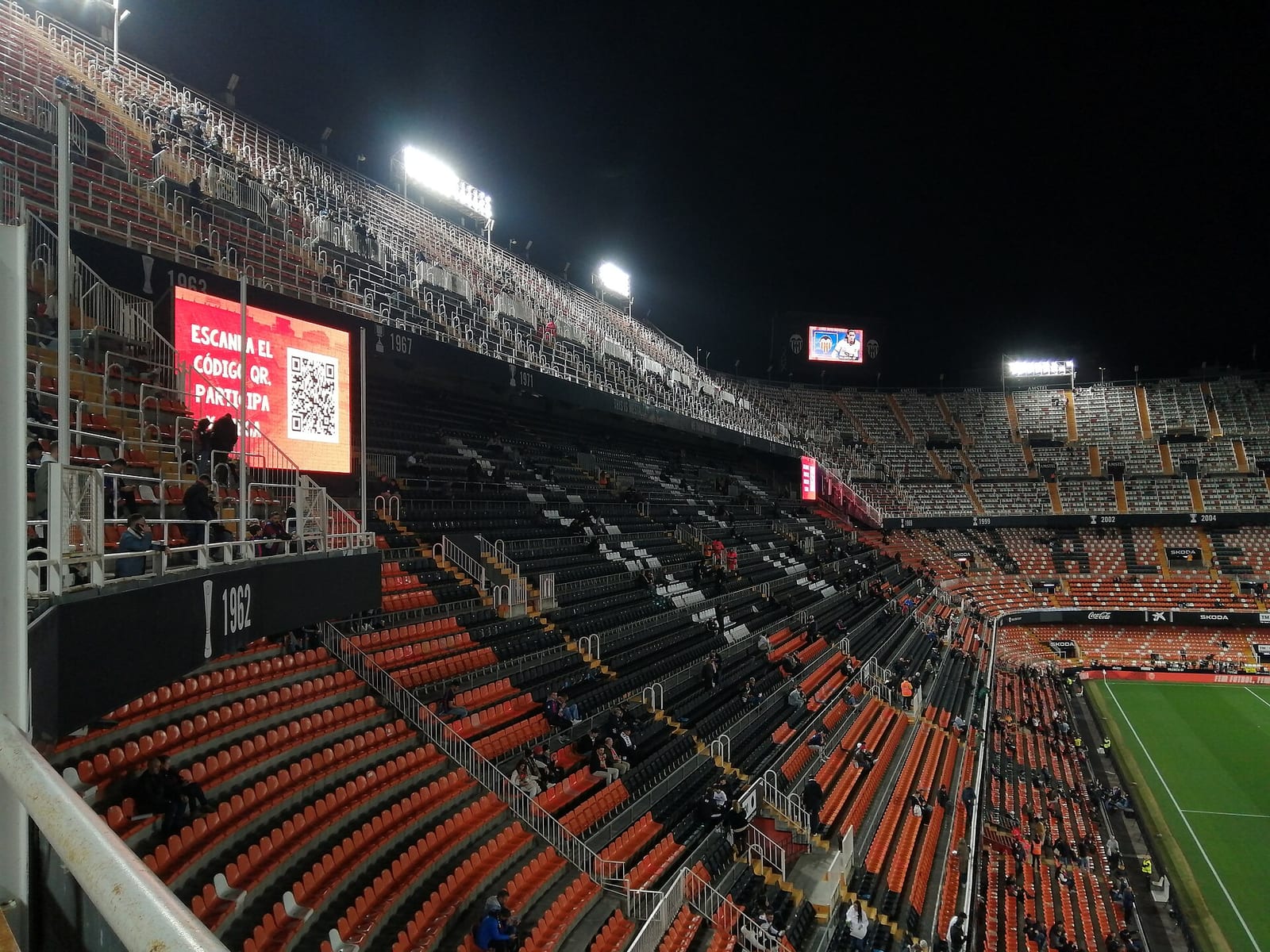 València - Barça, jornada 4: Mestalla buit fins al minut 19
