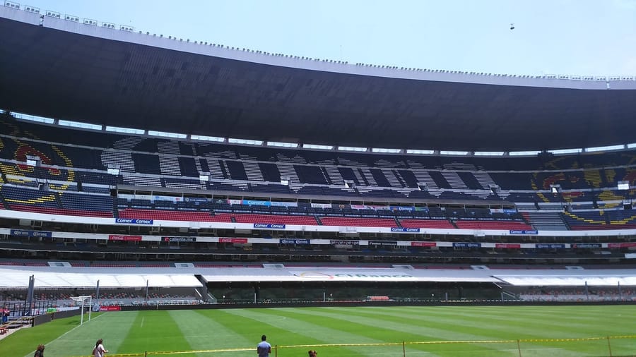 Grades plenes a l'Estadi Azteca