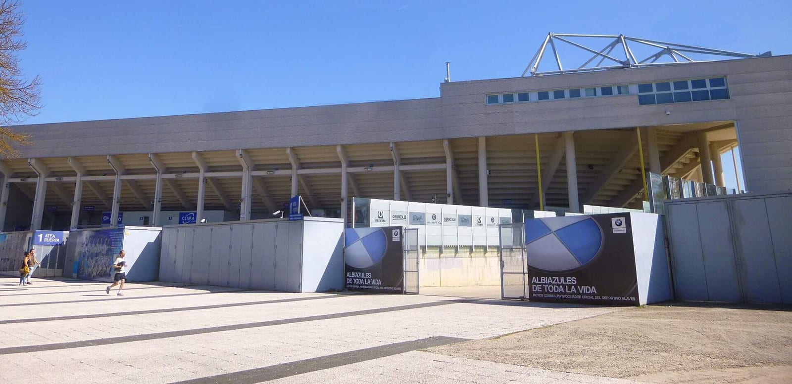 L'Alavés, el líder sorpresa que ningú tenia a la travessa