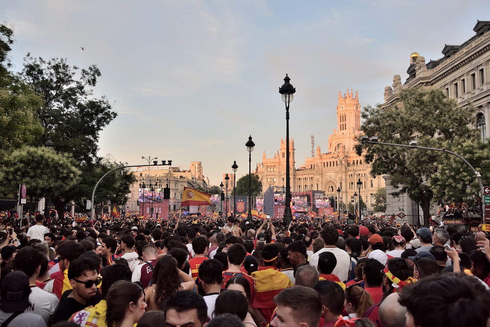 Spain's double: champions of Europe and the world