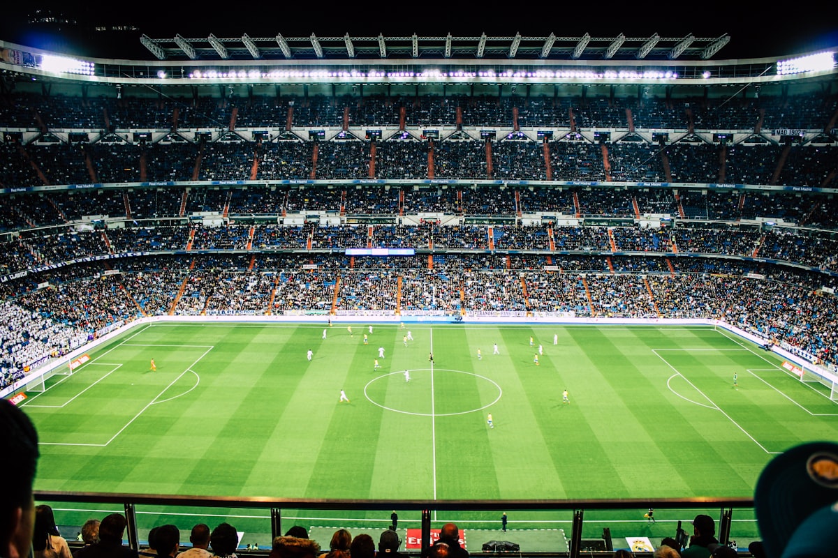How to create a free online football pool with friends
